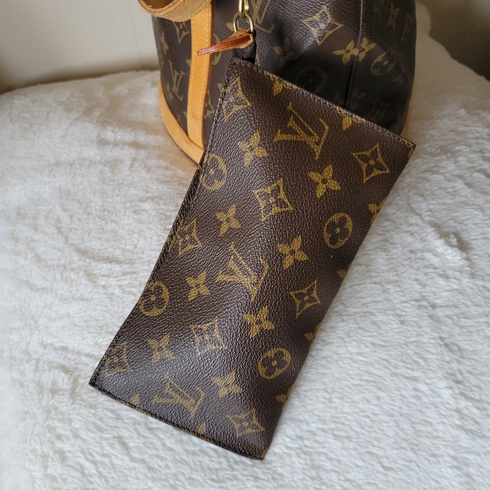 Louis Vuitton Monogram Bucket GM Shoulder Tote Bag - Picture 9 of 15